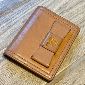 Prada bow beige wallet